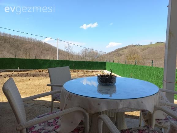 Bahçe, Bahçe masası, Sandalye