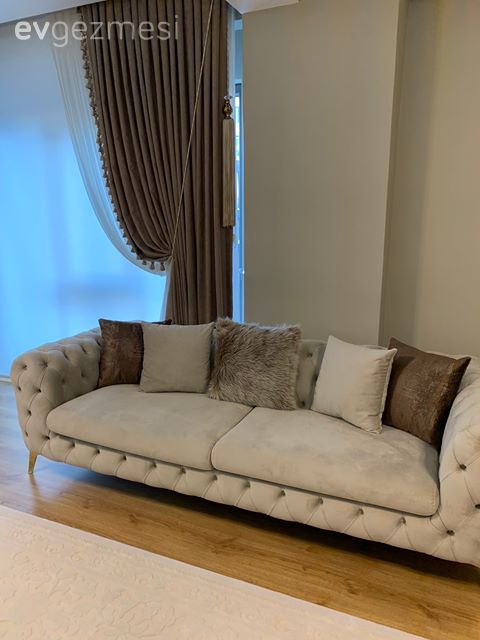 Salon, Klasik, Krem, Altın, Kahverengi, Modern chesterfield, Berjer, Fon perde, Perde, Halı, Salon halısı