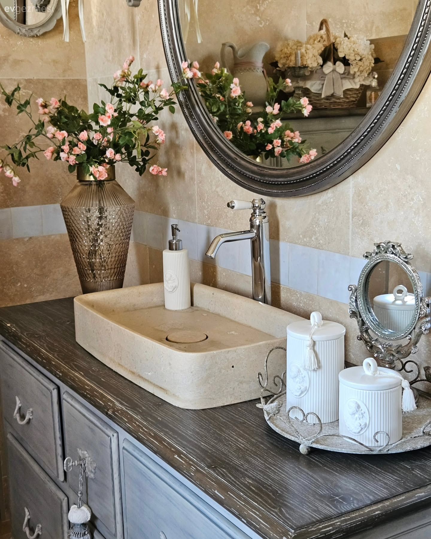 Bu Köy Evinin İçindeki Her Parça Nostaljiden Güç Almış