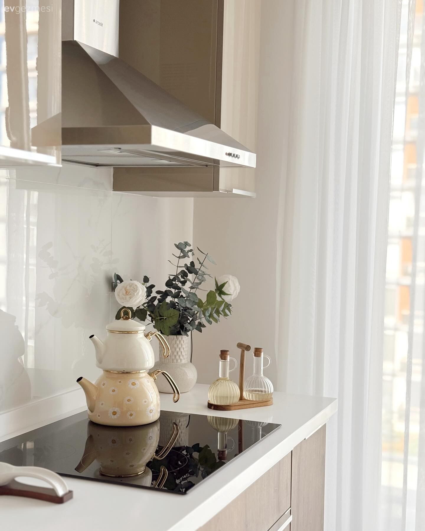 Bu Evin Şıklık Formülünde Beyazın Payı Oldukça Yüksek