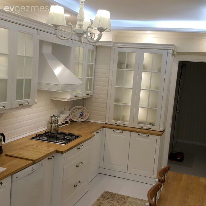 Ruhu İnce, Enerjisi Bomba: Hatırşinas Bir İzmir Evi