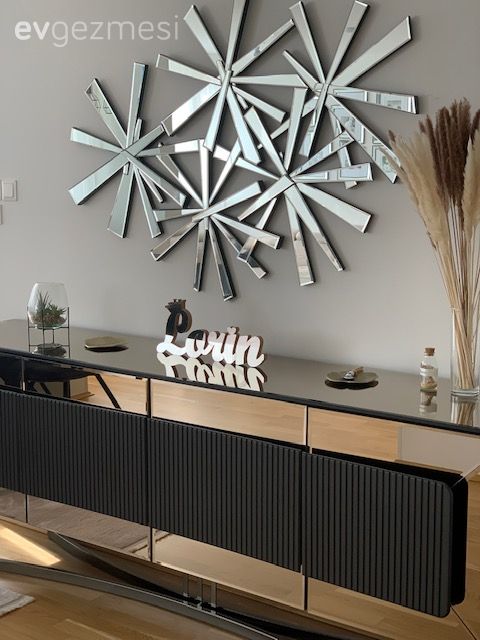 Bu Modern Evde Siyah Dekorun Göz Bebeği Olmuş