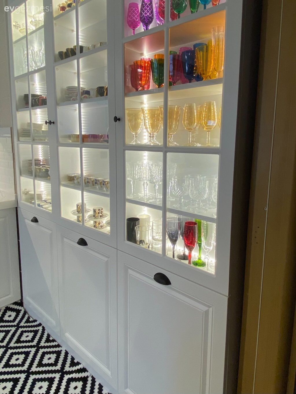 Ekstra mutfak dolabı, Mutfak, Beyaz