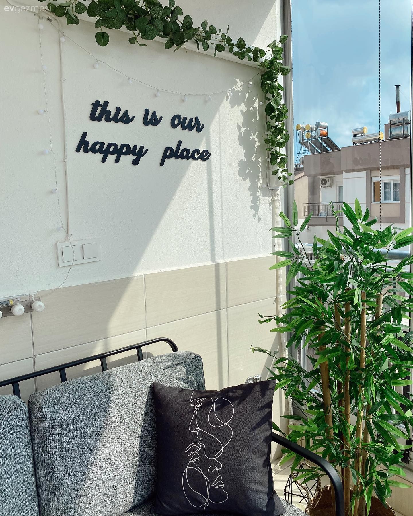 Ev Gezmesi: Antalya Güneşini Ferah Şekilde Selamlayan Bir Balkon!