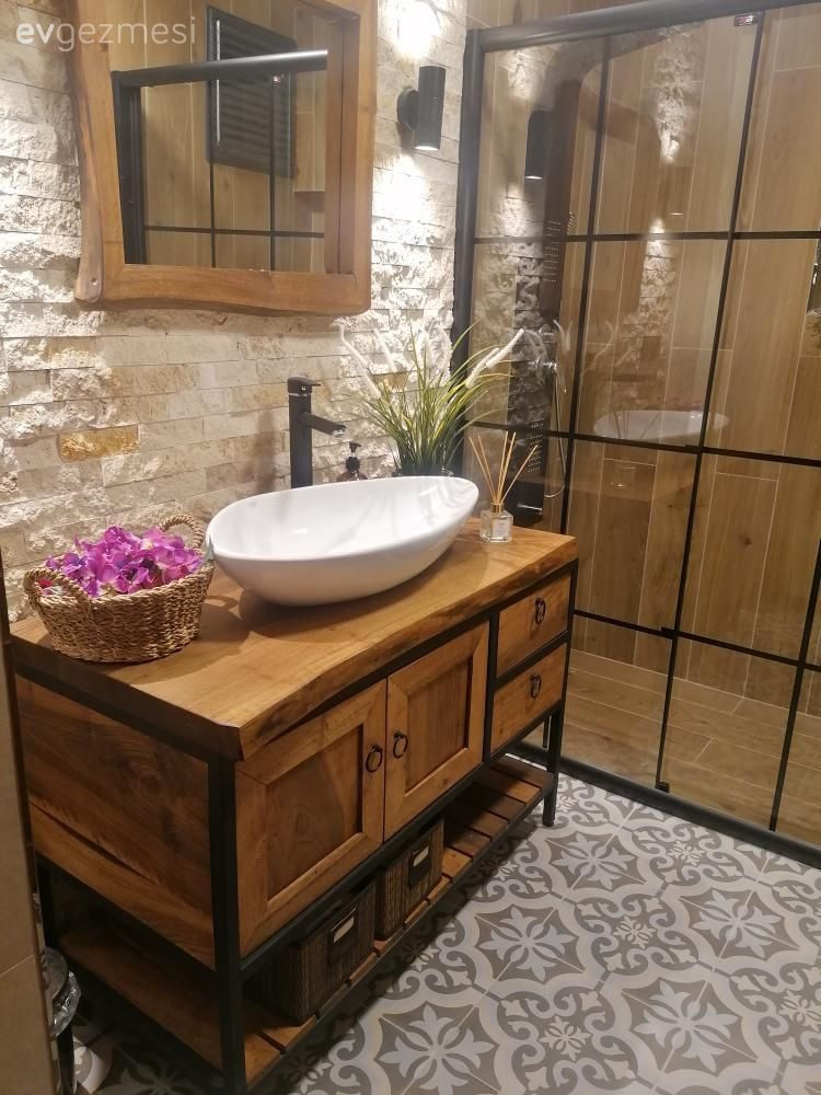 Öncesi Bir Lavabo Bir Klozet Sonrası Tam Anlamıyla Bir Afet!