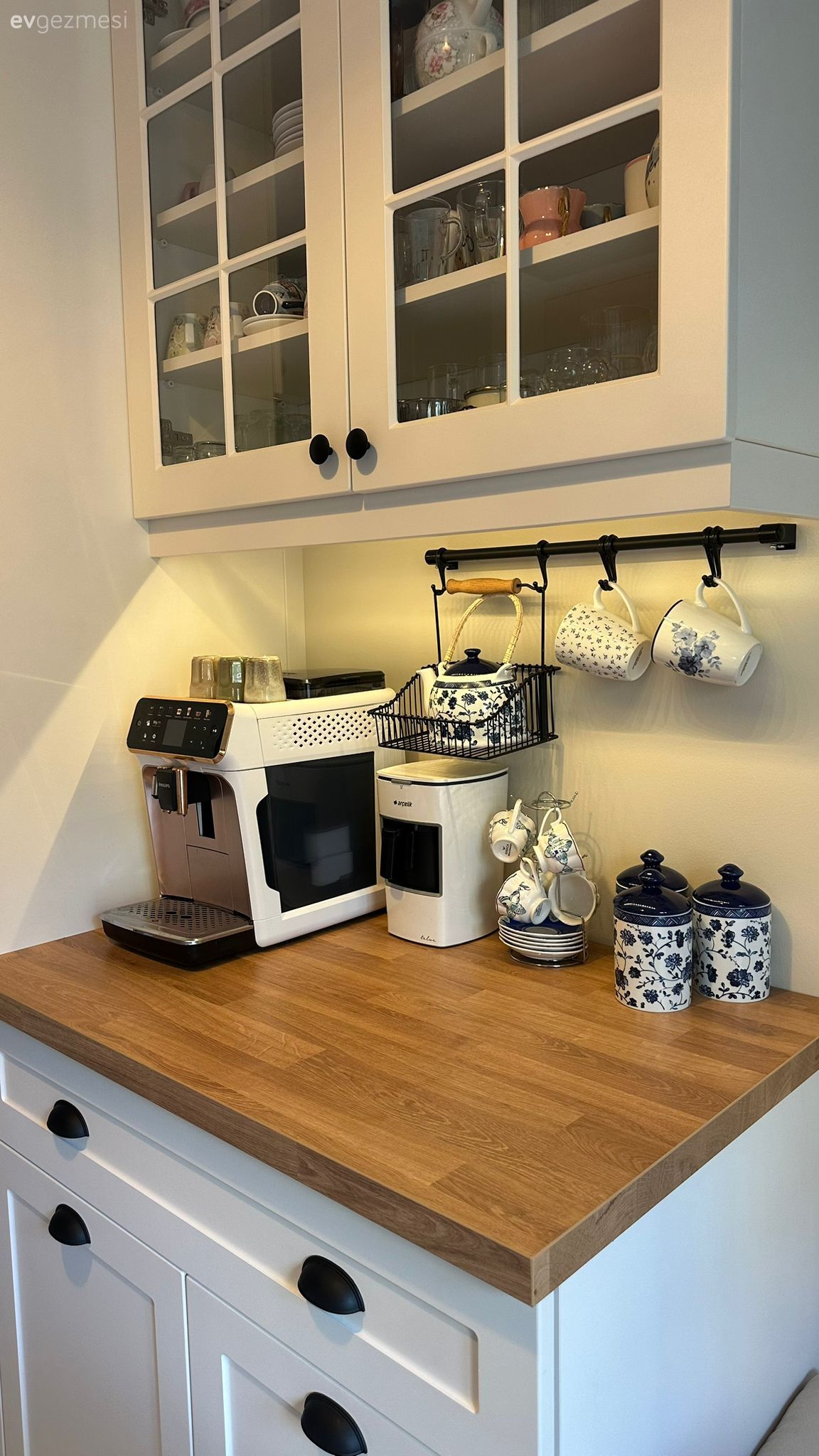 Ahşap mutfak tezgahı, Mutfak tezgahı, Mutfak aksesuarları, Mutfak, Kahve köşesi, Cam kapaklı dolap, Shaker kapaklı dolaplar