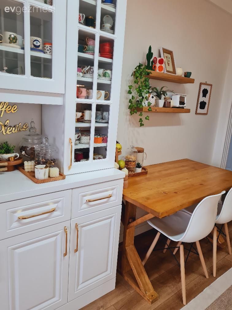 Ekstra mutfak dolabı, Mutfak, Beyaz, Mutfak rafı, Sandalye, Mutfak masası, Shaker kapaklı dolaplar