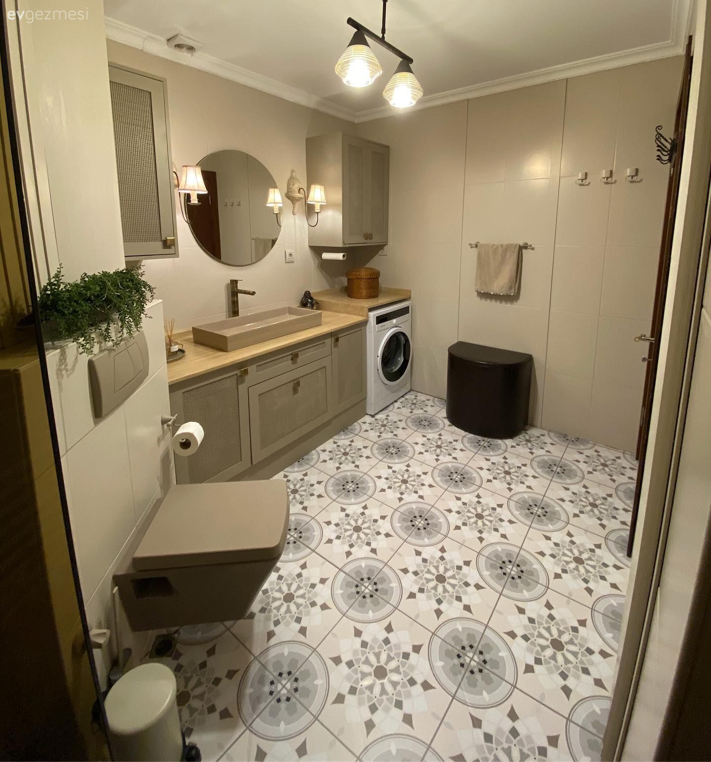 Öncesi&Sonrası: Nereden Nereye Gelmiş Bir Banyo!