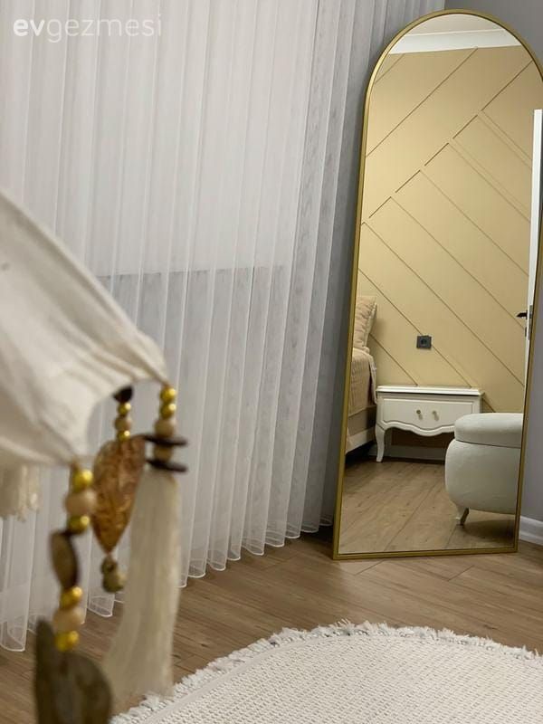 Boy aynası, Ayna, Halı, Beyaz