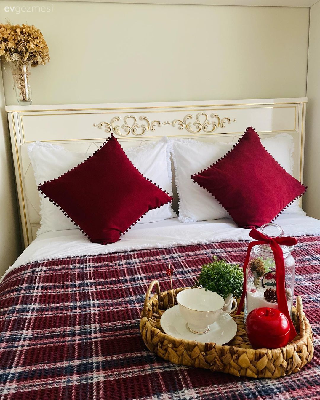 Bu Işıltılı İstanbul Evinde Özel Tasarımların Yeri Çok Ayrı!