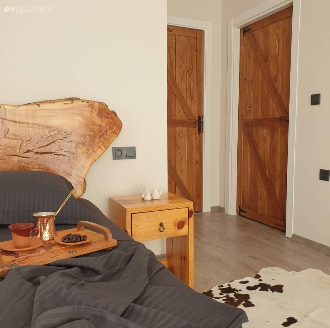 Bu Üç Katlı Evin Kendisi Şehrin İçinde Ama Ruhu Kırsalda Bir Yerde!