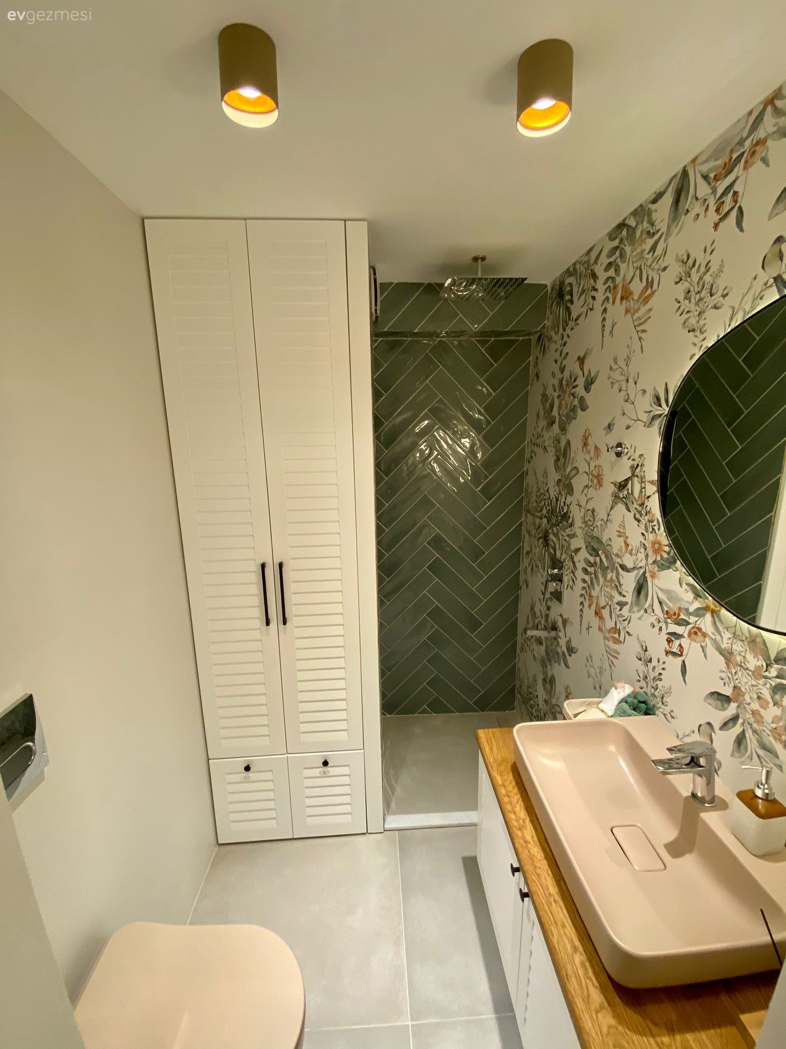 Banyo, Beyaz, Krem, Bej, Duvar kağıdı, Duvar dekorasyonu, Banyo seramikleri, Banyo dolabı, Banyo aydınlatması