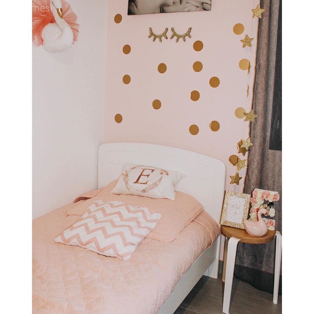 Çocuk Odası, Pudra pembe, Beyaz, Duvar dekorasyonu, Çocuk odası duvar dekorasyonu, Yan sehpa, Sehpa