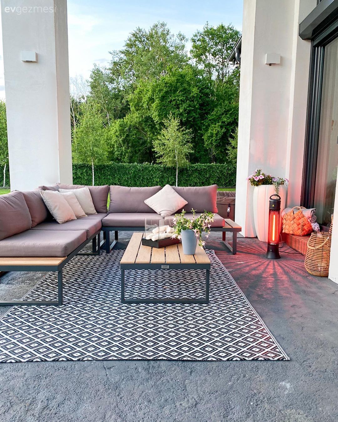 200 M2'lik İki Katlı 4+1 Müstakil Evin İçi ve Planı