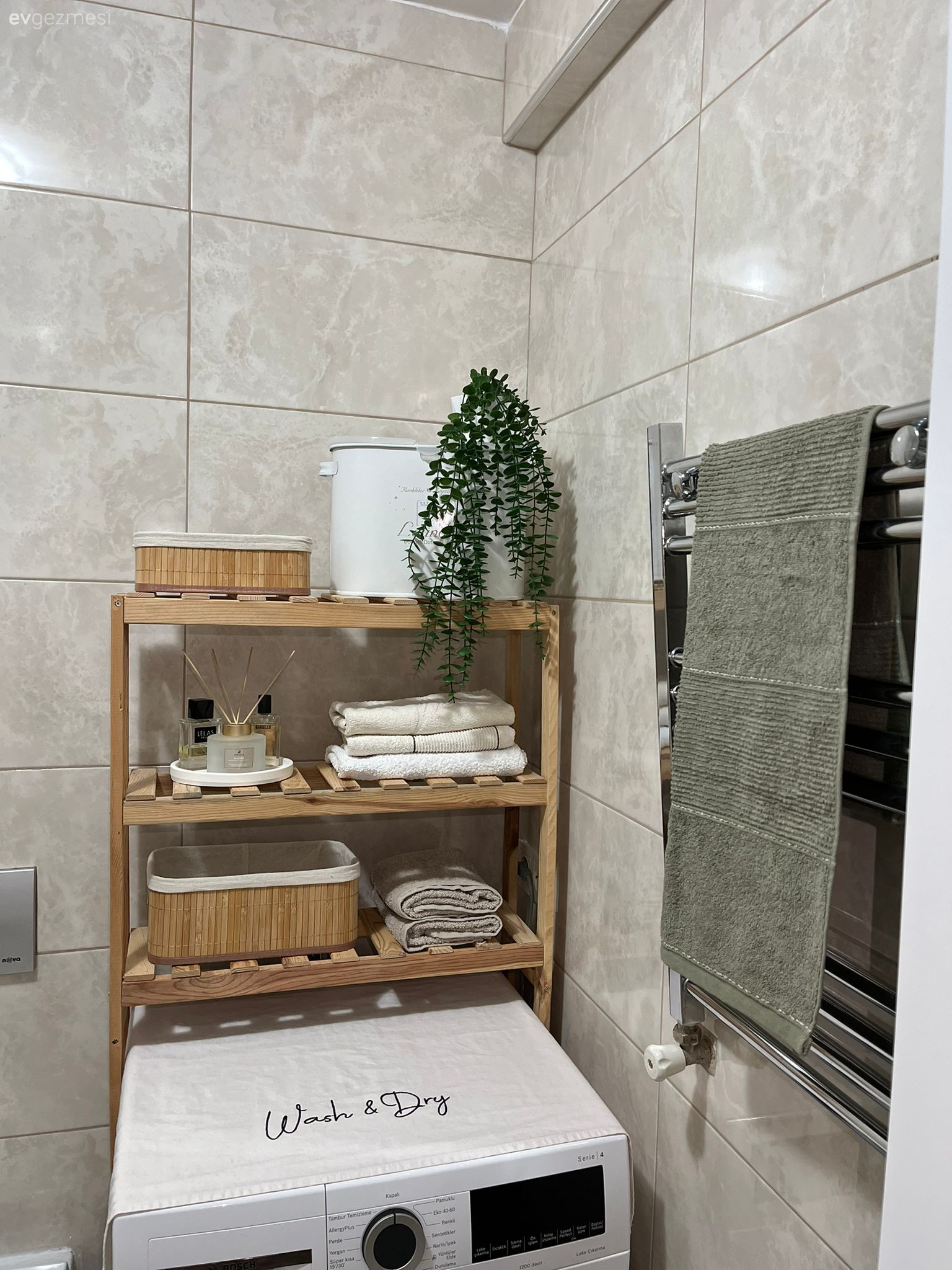 Beyaz ve Ahşap Birlikteliği Bu Evin Temel Kriteri