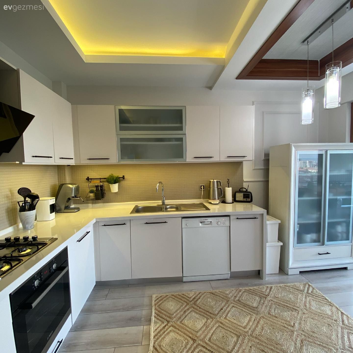 Öncesi&Sonrası: Değişen Sadece Renk Ama Ortam Sanki Yepyeni Bir Yer