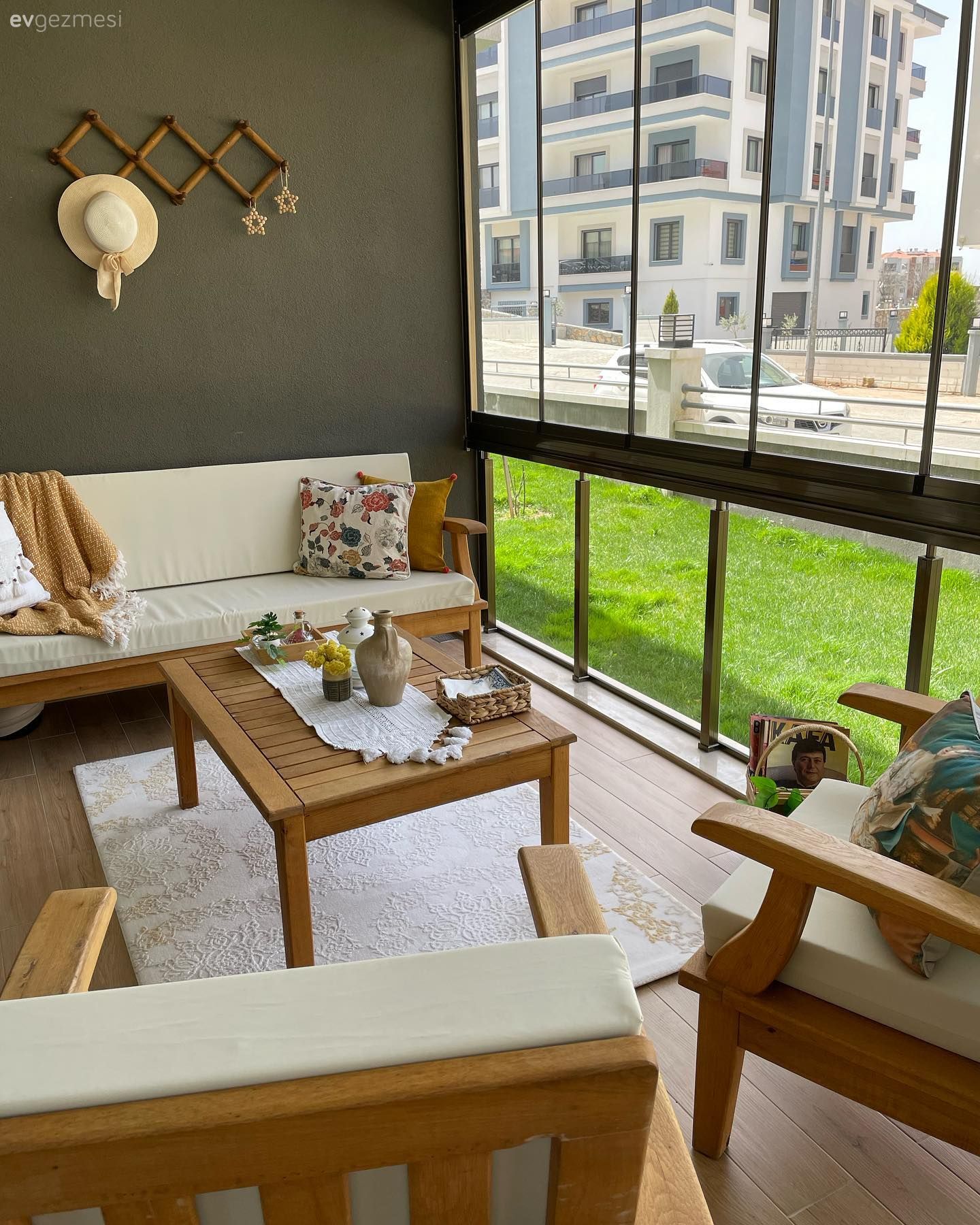 Balkonunuzu Kış Bahçesine Dönüştürmenin En Kolay 7 Yolu