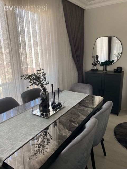 Sandalye, Yemek masası, Vizon, Yeşil, Füme, Siyah, Fon perde, Perde, Tül perde, Konsol, Yuvarlak ayna, Dekoratif ayna