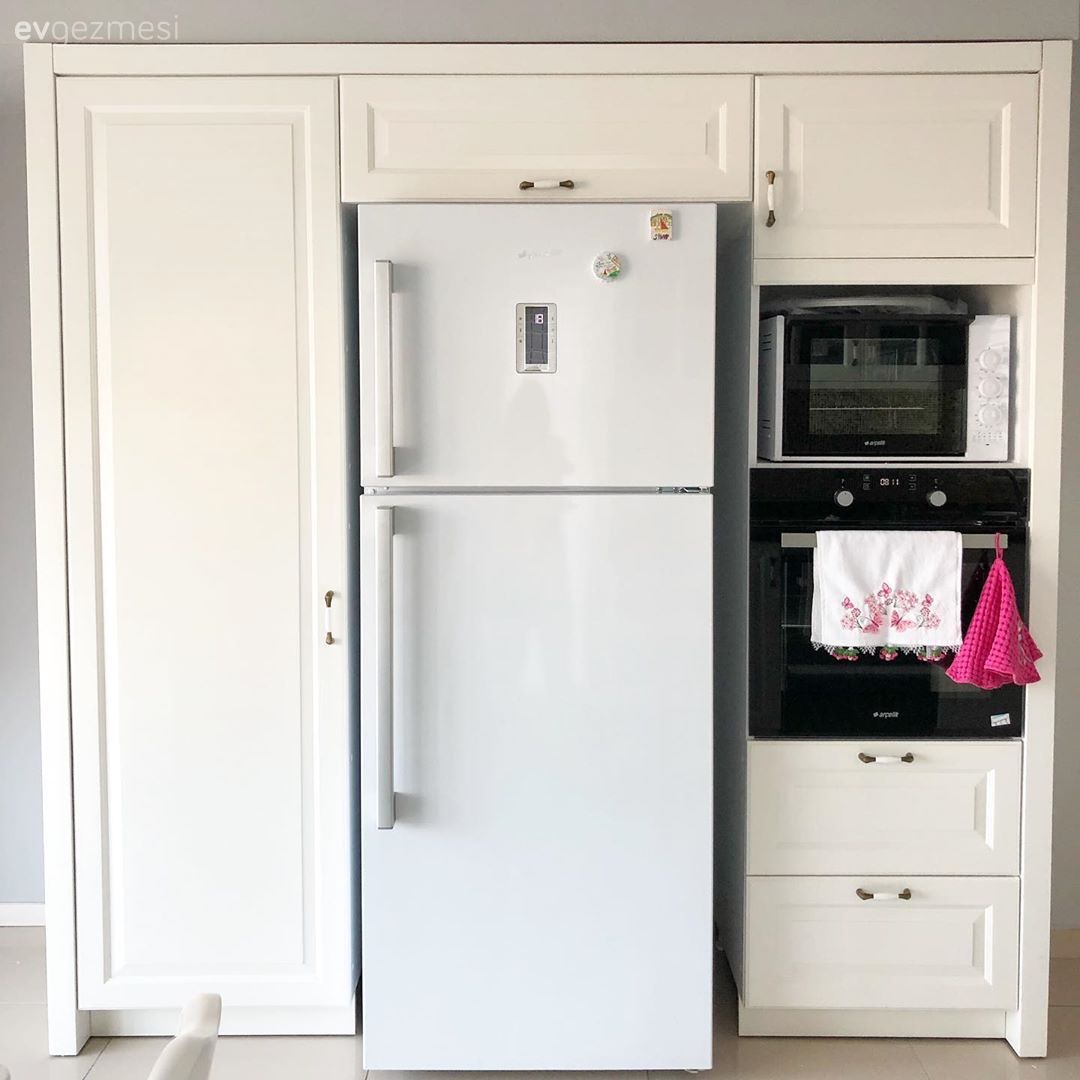 Bu Şık Mutfak, Tezgah Arasından Işıltı Saçıyor