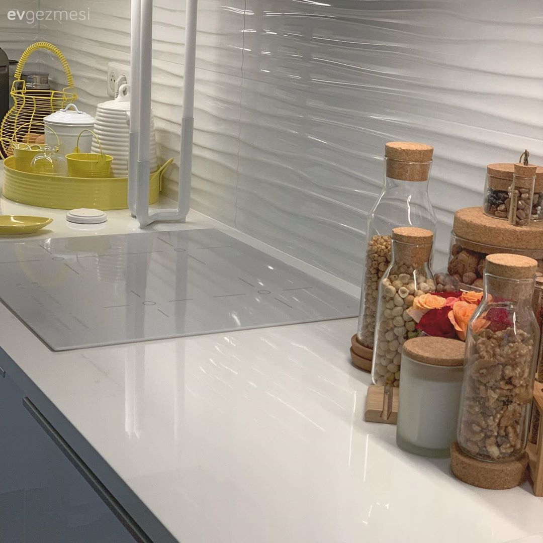 Sarının Keyif Kattığı Bu Evde Her Duvarın Ruhu Ayrı