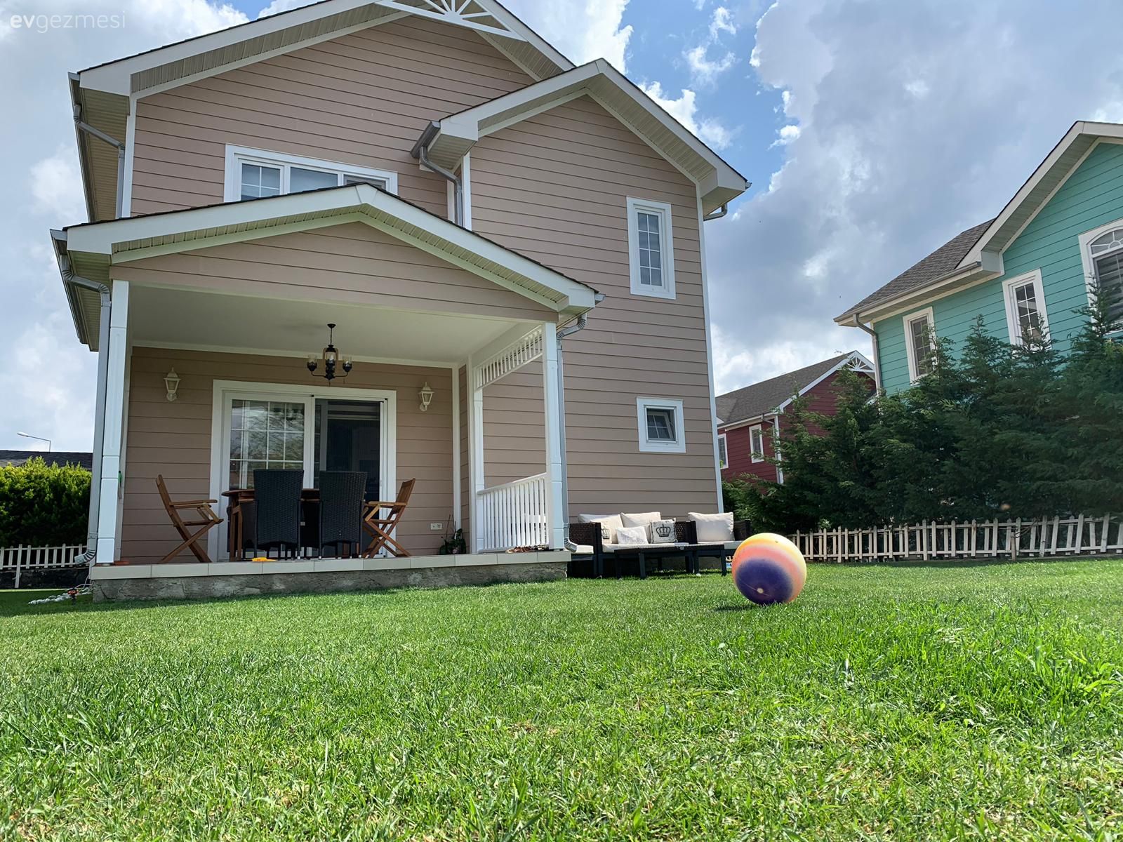 Dubleks evler, Dış cephe, Bahçe