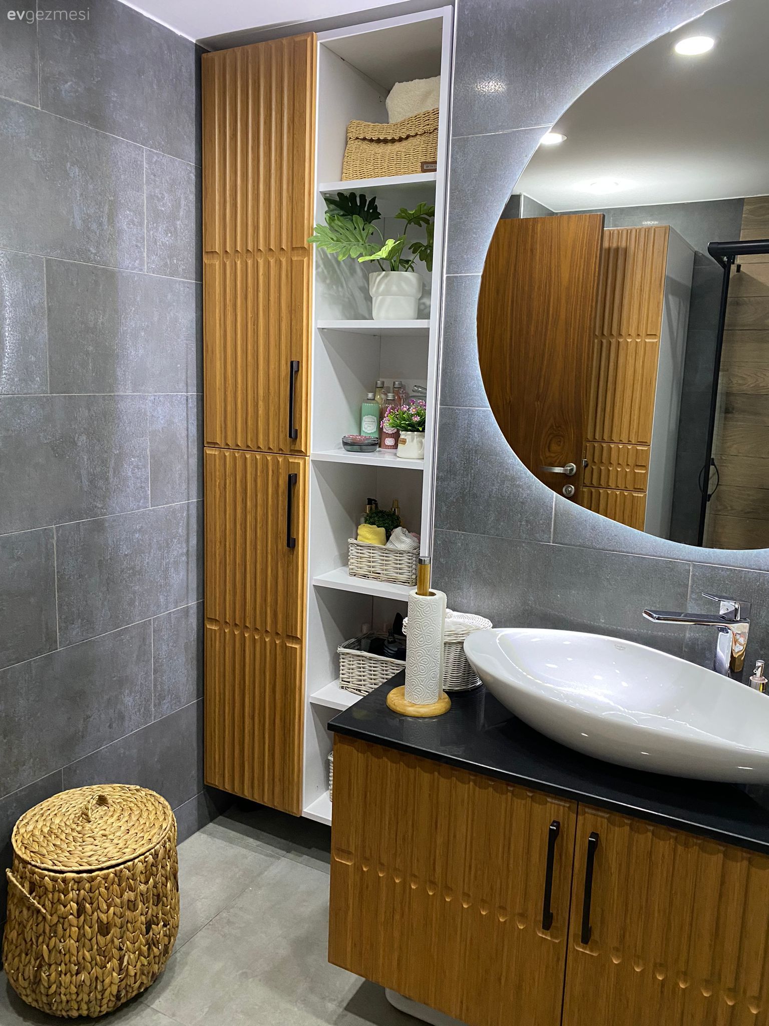 Çocuk Odası, Gri duvar, Ahşap Mobilya, Çocuk odası duvar dekorasyonu