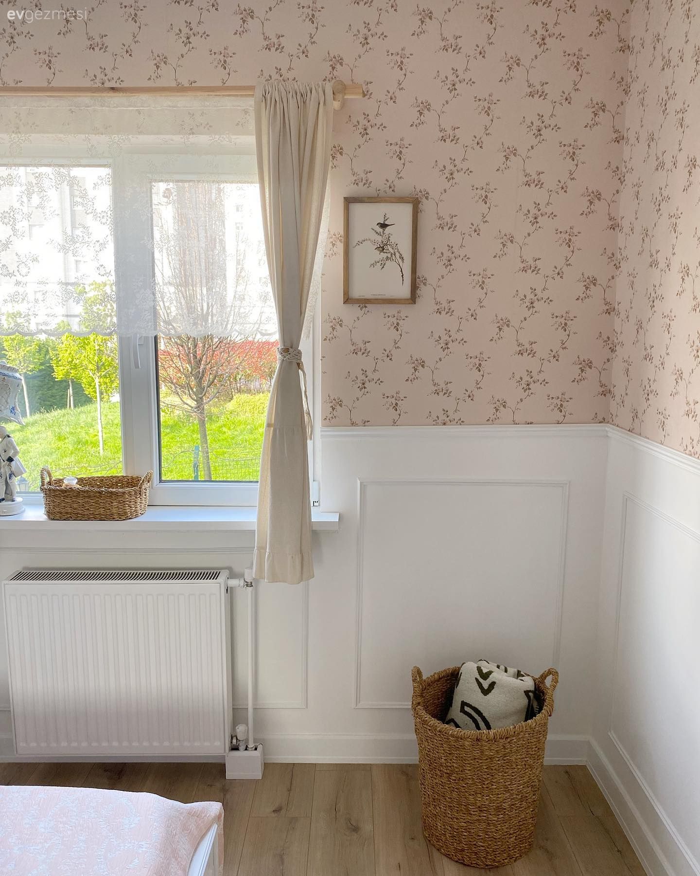 Öncesi Düz Bir Oda Sonrası Romantik Bir Dünya!