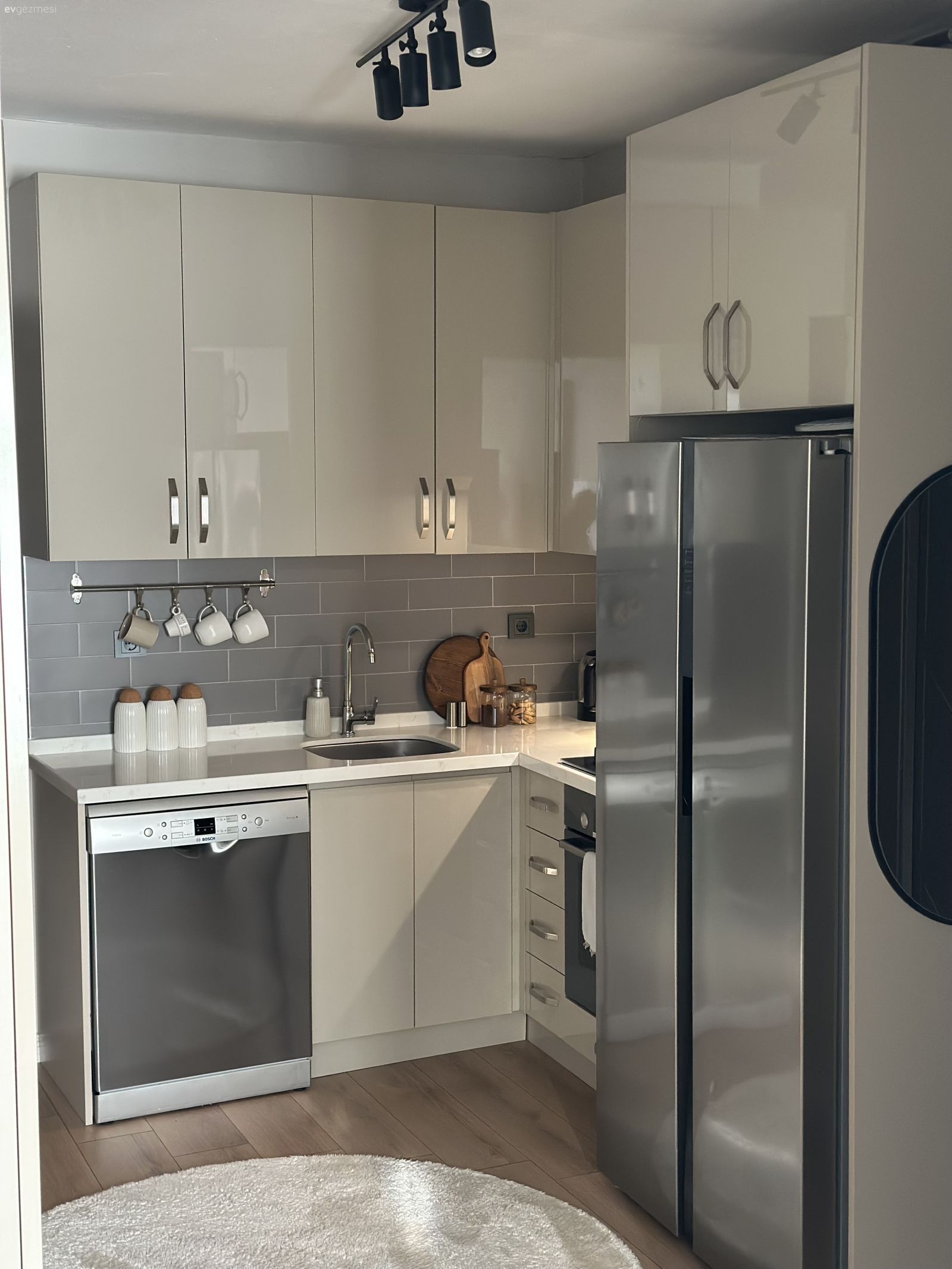 Küçük Evi Olanların Fikirler Alabileceği Türden Bir Dekor