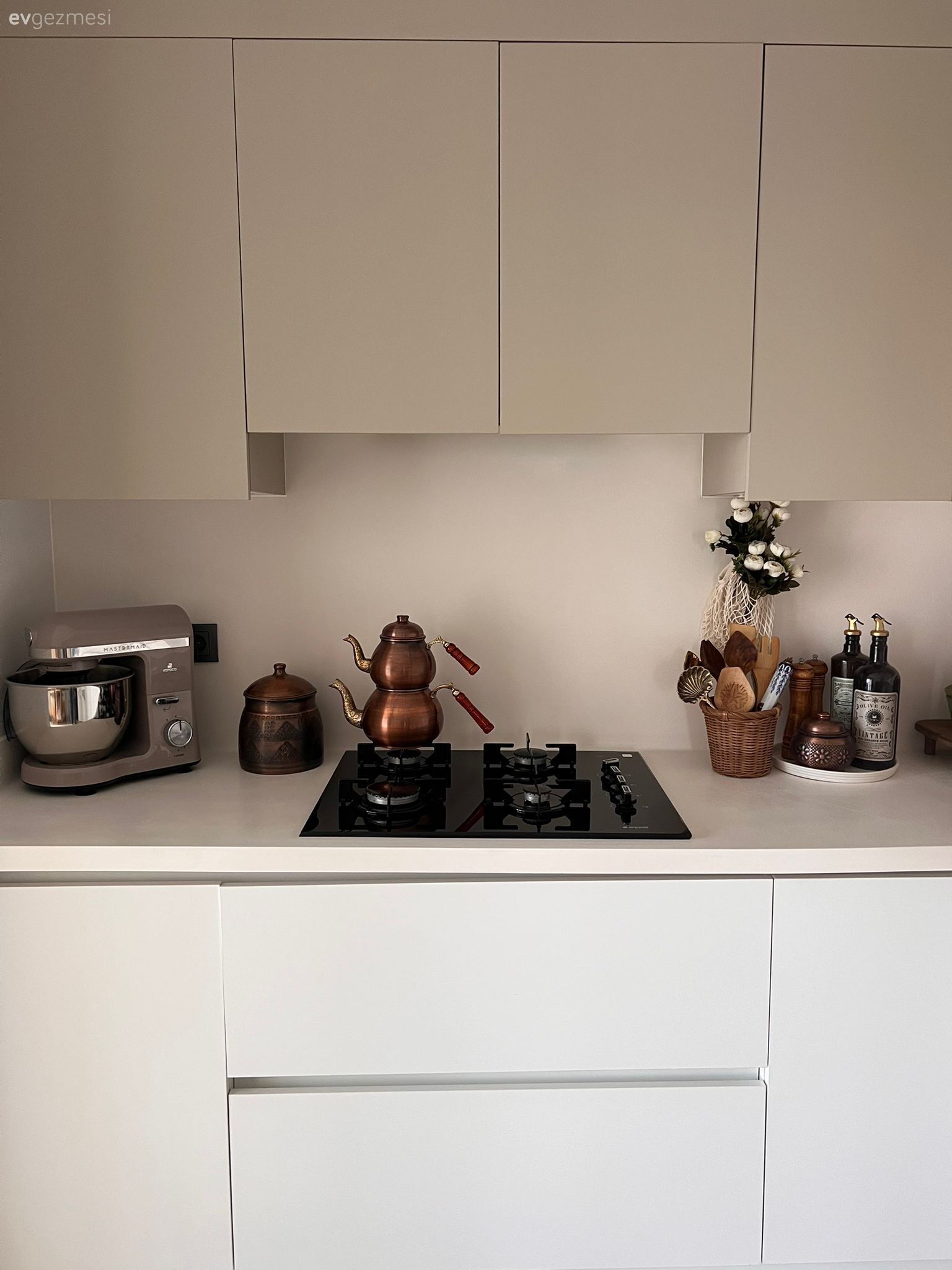 Bu Erzurum Evinde Ayrı Yerlerden Alınan Parçaların Uyumu Var