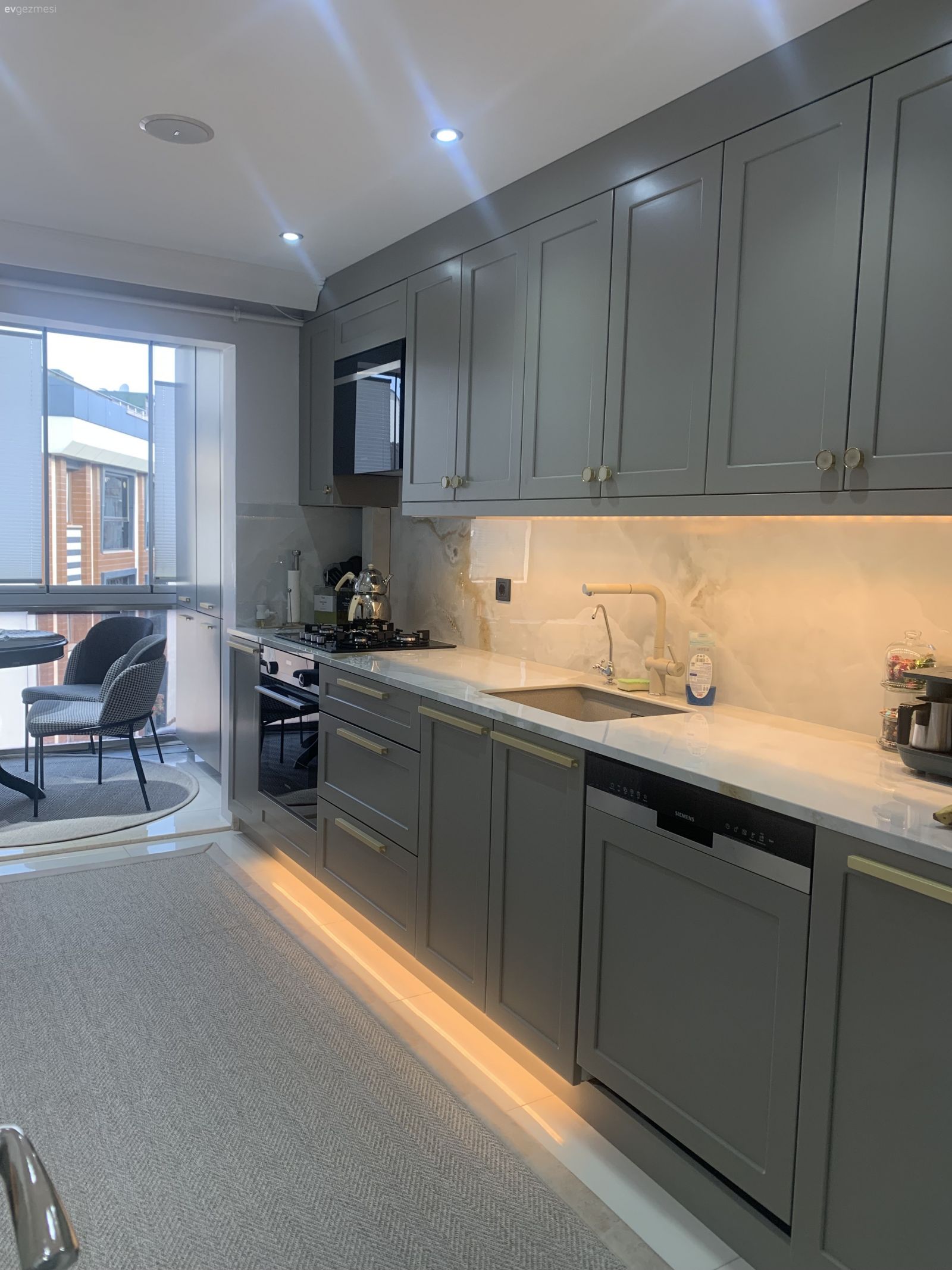 Öncesi&Sonrası: Modern Tarza Geçiş Yapmış Bir Mutfak