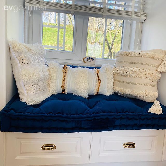 Sedir, Cam önü sedir, Beyaz, Parlament mavisi, Shaker kapaklı dolaplar, Mutfak, Kırlent, Ev tekstili