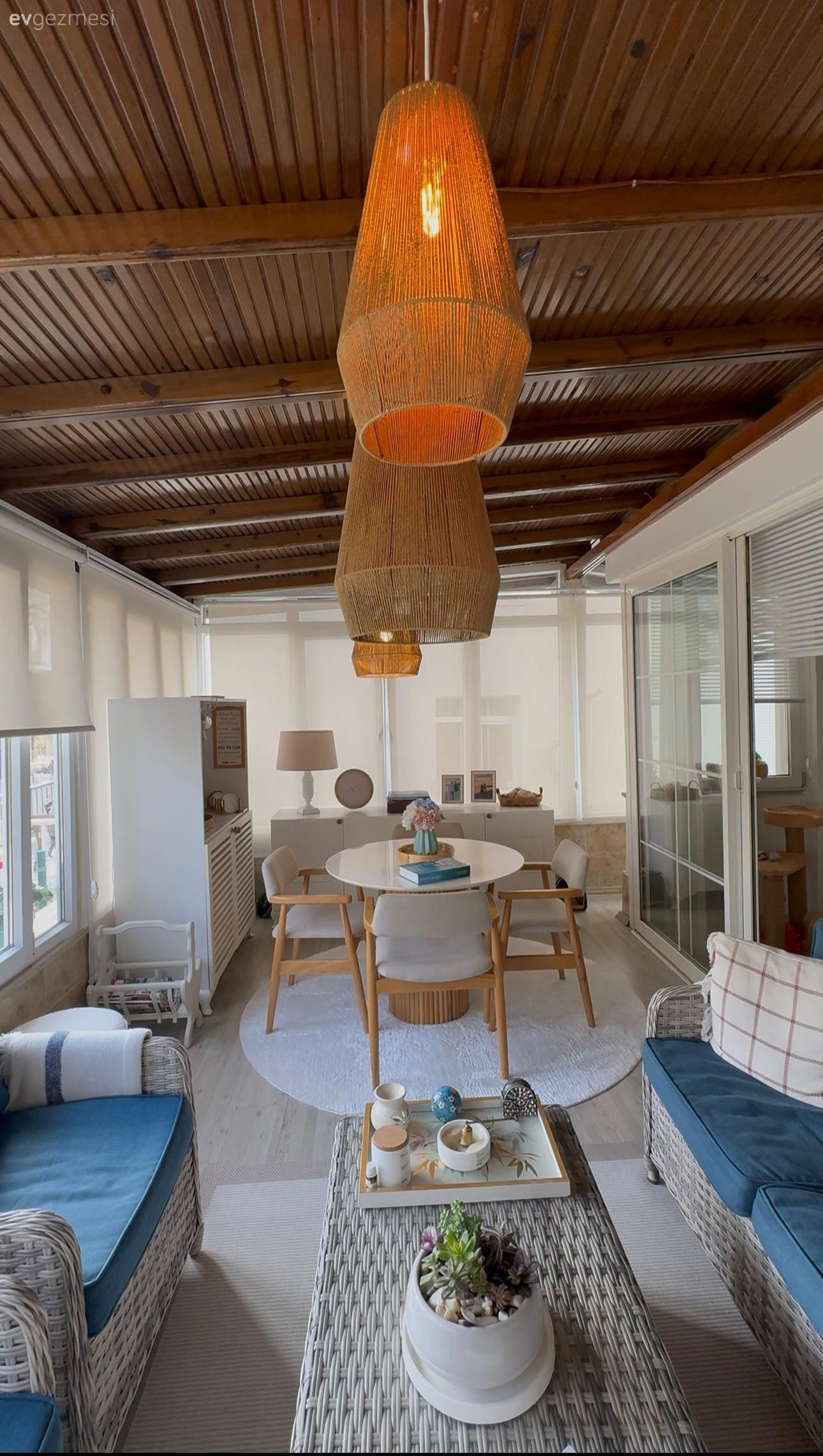 Bakıldığında Kapalı Balkon Ama Aslında Alternatif Oturma Odası