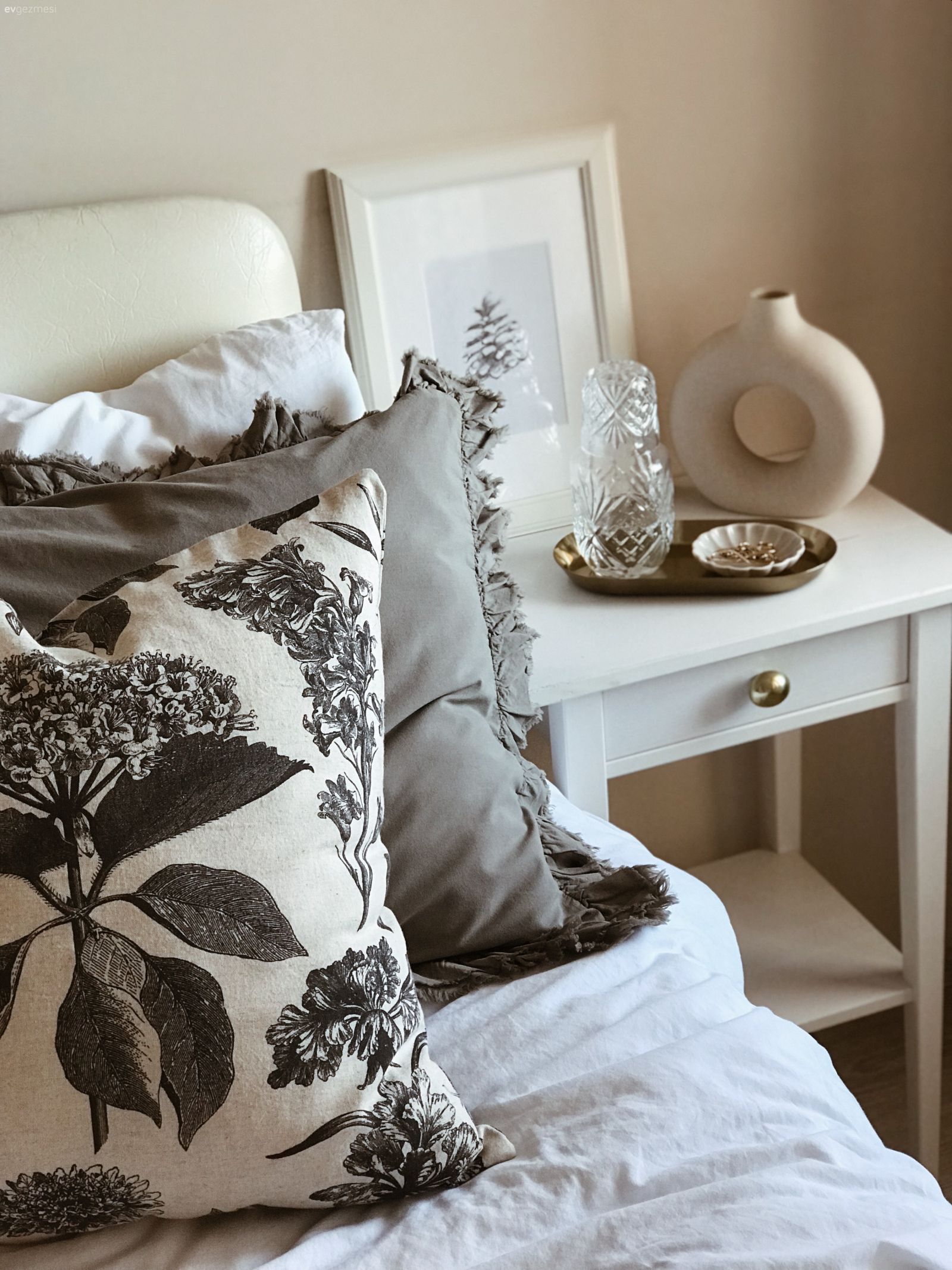 Komodin, Kırlent, Ev tekstili, Desenler