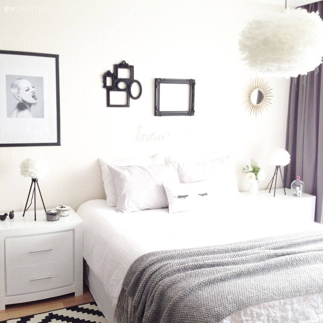 Yatak Odası, Beyaz, Gri, İskandinav, Yatak örtüsü, Siyah, Yatak odası avizesi, Yatak odası duvar dekorasyonu, Tablo, Duvar dekorasyonu, Komodin, Abajur, Aydınlatma, Ayna