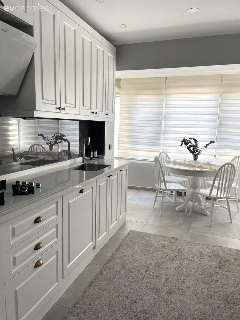 Mutfak, Beyaz, İskandinav, Siyah, Mutfak tezgahı, Mutfak tezgah arası, Shaker kapaklı dolaplar, Ankastre, Sandalye, Mutfak masası, Mutfak Avize Modelleri, Mutfak halısı