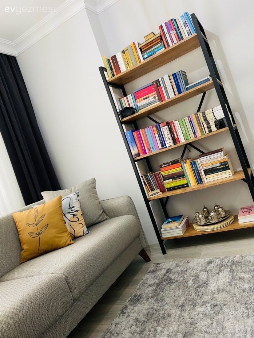 Çalışma odası, Gri koltuk, Fon perde, Perde, Tül perde, Siyah, Kitaplık