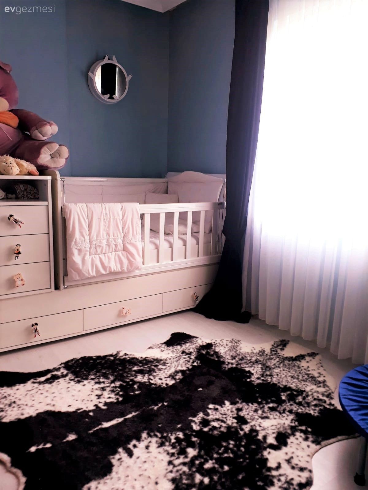 Çocuk Odası, Beyaz, Mavi duvar, Siyah