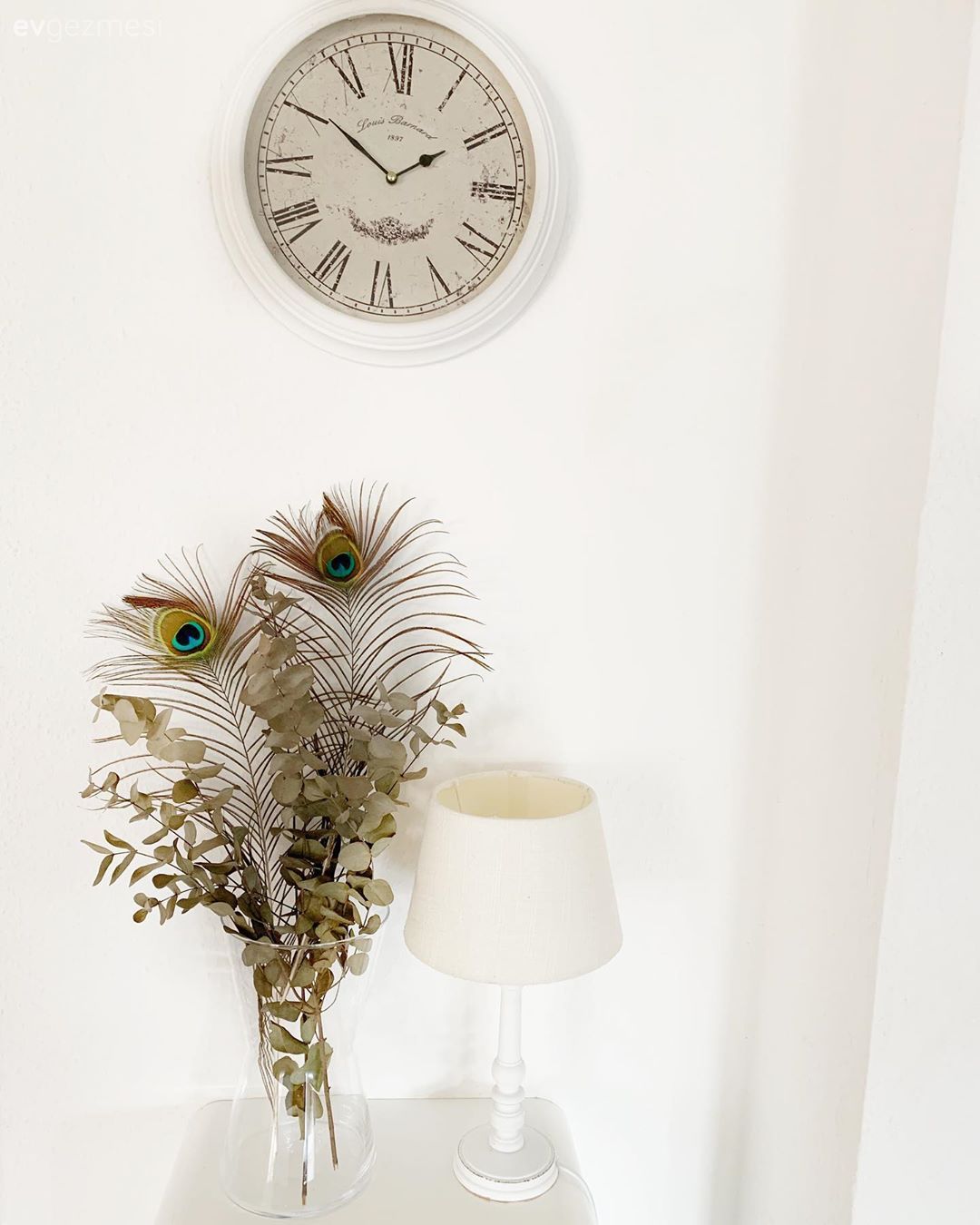 Beyaz, Yapay çiçekler, Duvar saati, Duvar dekorasyonu, Abajur, Aydınlatma