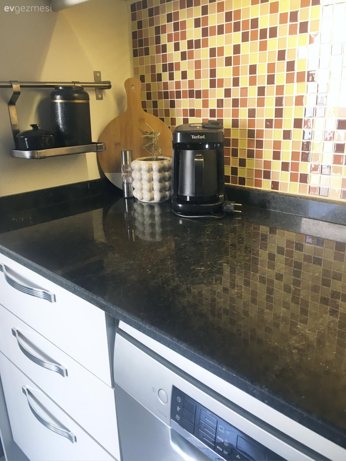 Siyah tezgah, Mutfak tezgahı, Mutfak tezgah arası, Tezgah arası seramik, Beyaz, Siyah