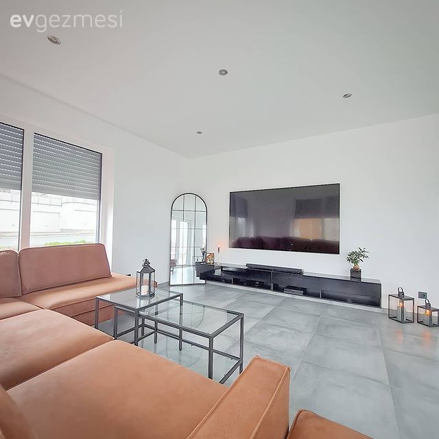 Salon, Modern, Yanık turuncu, Siyah, Beyaz, Bej, Köşe koltuk, Koltuk takımı, Puf, Sandalye, Yemek masası, Orta sehpa, Sehpa, Zemin seramikleri, Tv ünitesi, Endüstriyel