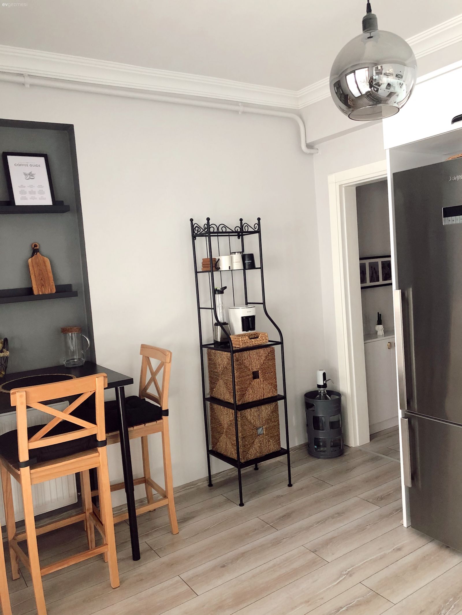 Bu Evde Elinizi Nereye Atsanız Karşınıza Bir Kendin Yap İşi Çıkıyor