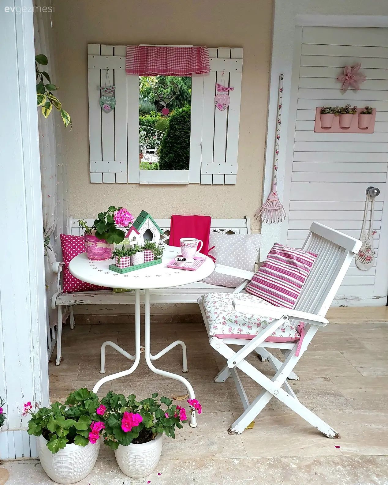 Ortancaların Ana Yurdu Gibi Duran Bu Bahçede Neşe Eksik Olmuyor!