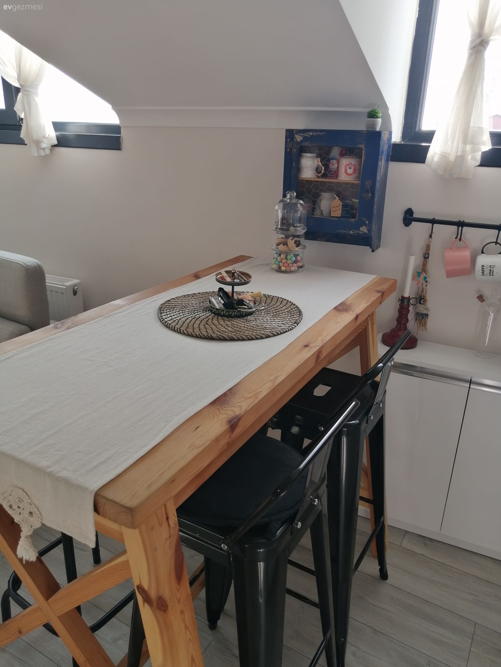 Amerikan Mutfak, Mutfak, Beyaz, Siyah, Ahşap Mobilya, Bar masa & sandalyeleri, Mutfak tezgahı, Mutfak tezgah arası, Mutfak perdesi, Parke