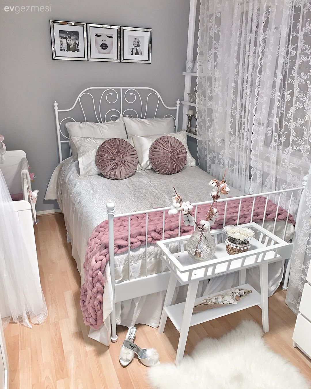 Ev Gezmesi: Duvar Dekorları Olmadan Yapamayan Bir Ev