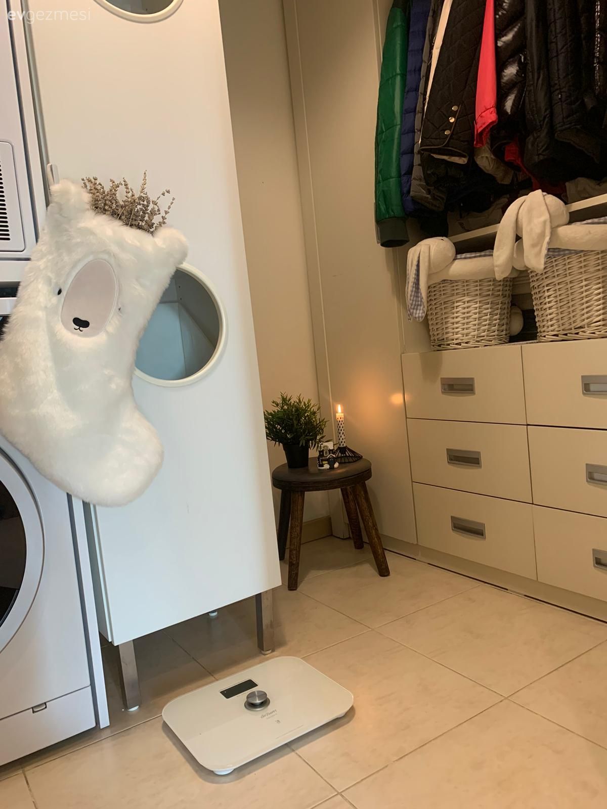 Çamaşır odası, Beyaz, Siyah