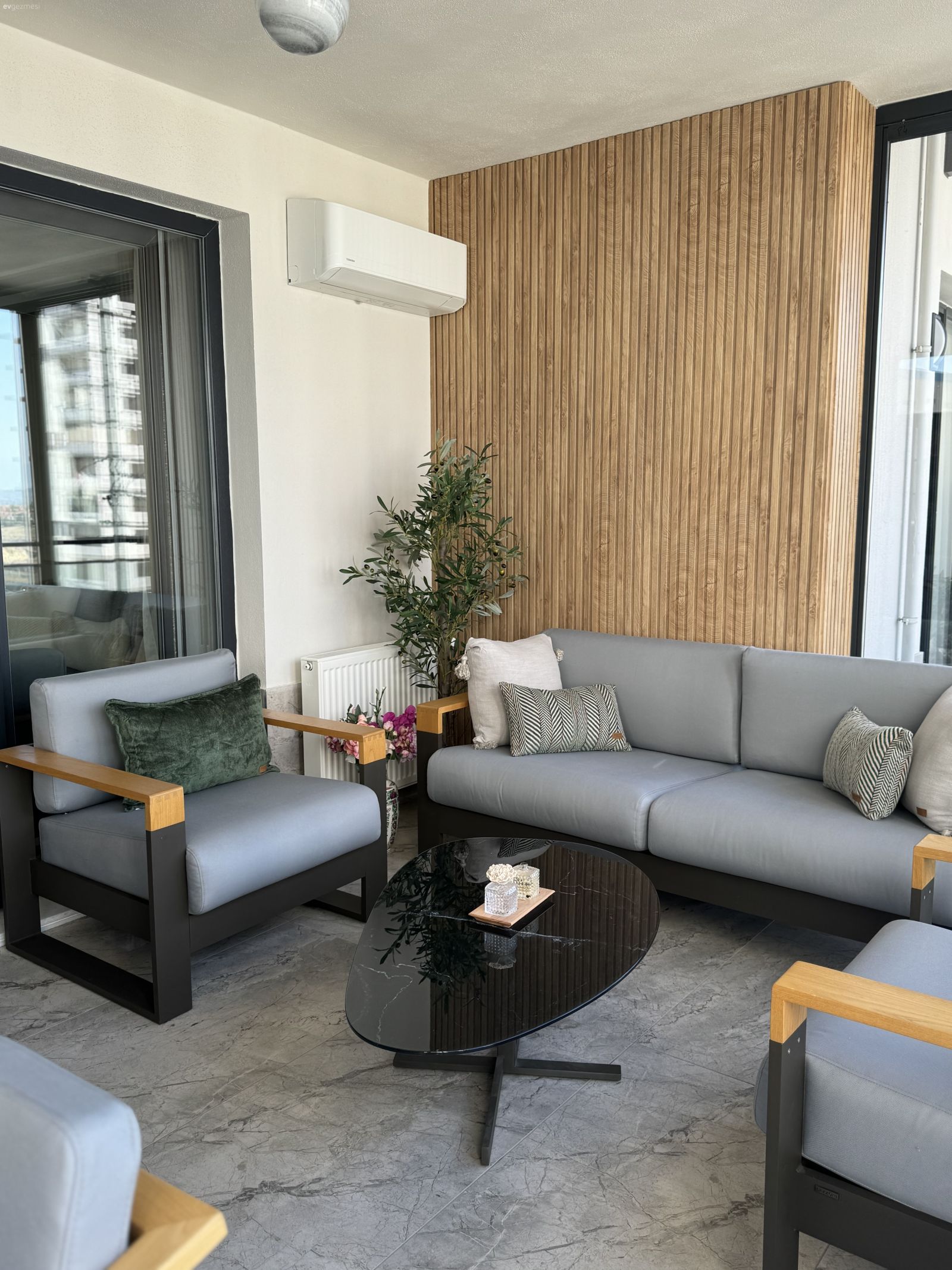 Bu Modern Balkon En Az Salon Kadar Gösterişli!