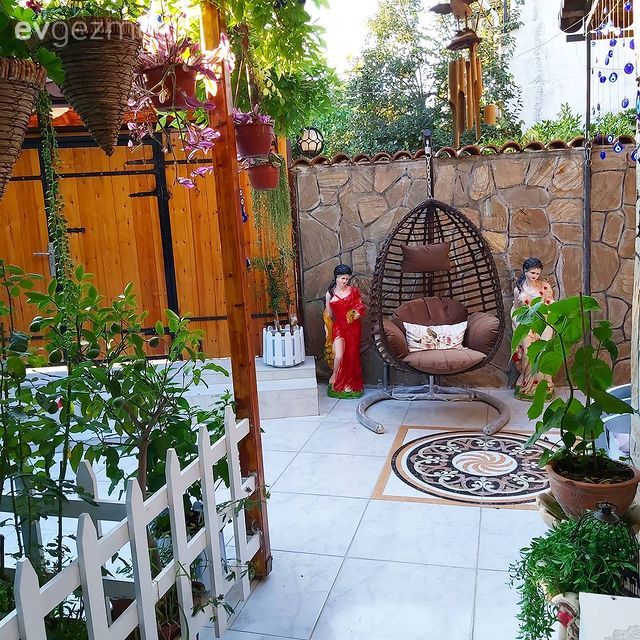 Bu Köy Evi Alışık Olunan Köy Evlerinin Biraz Ötesinde