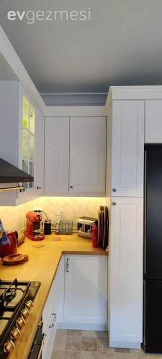 Ev Gezmesi: Yeşilin Cazibesi Banyoda Rustiğin Sıcaklığı da Mutfakta!