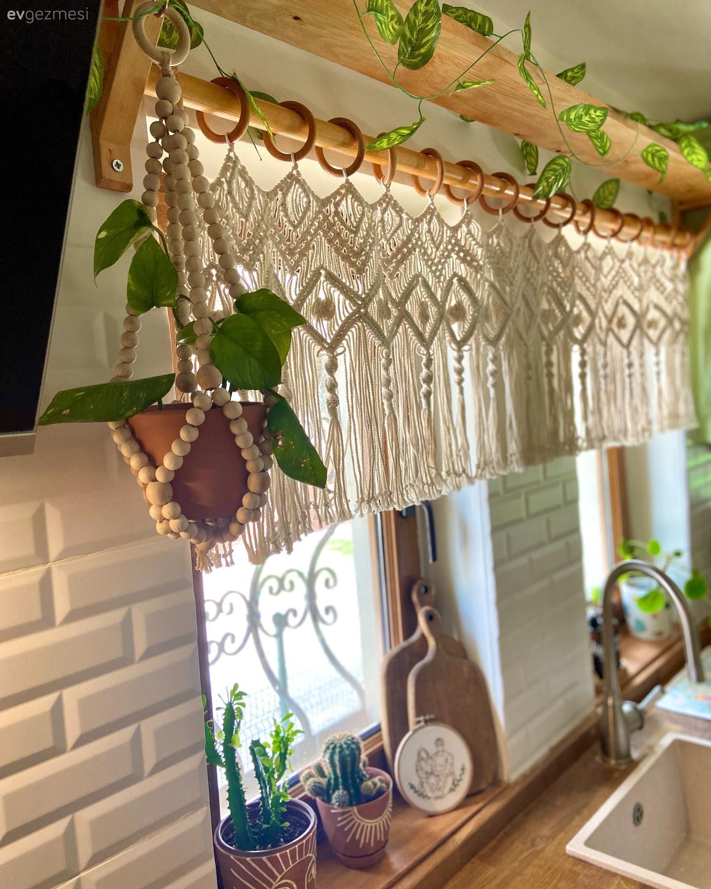 Makrome, Metro seramik, Seramik, Ahşap mutfak tezgahı, Mutfak tezgahı, Pencere önü eviye, Eviye 