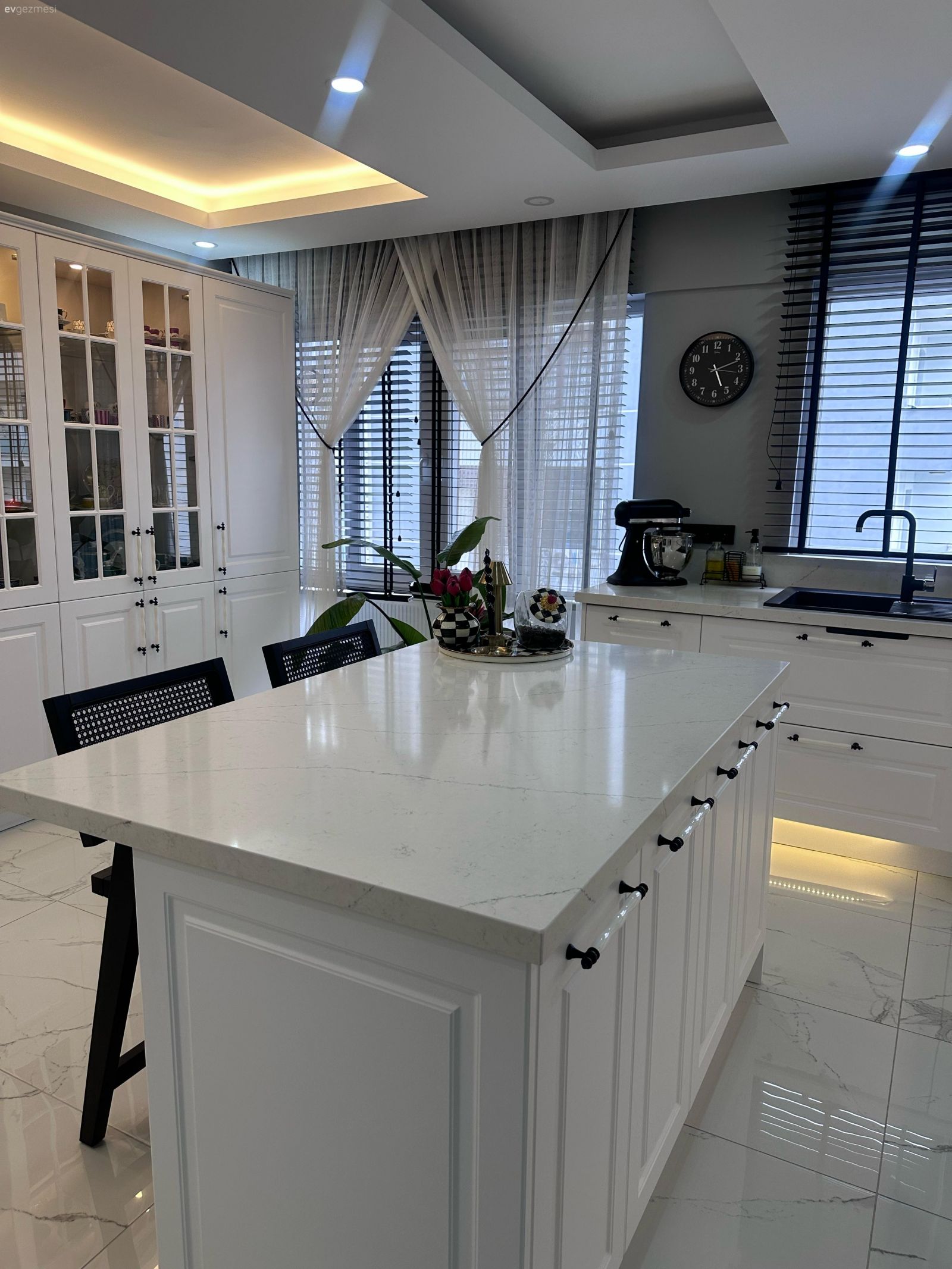 Bu Dubleks Evin İçinde Her Amaca Hizmet Eden Ayrı Bir Oda Var